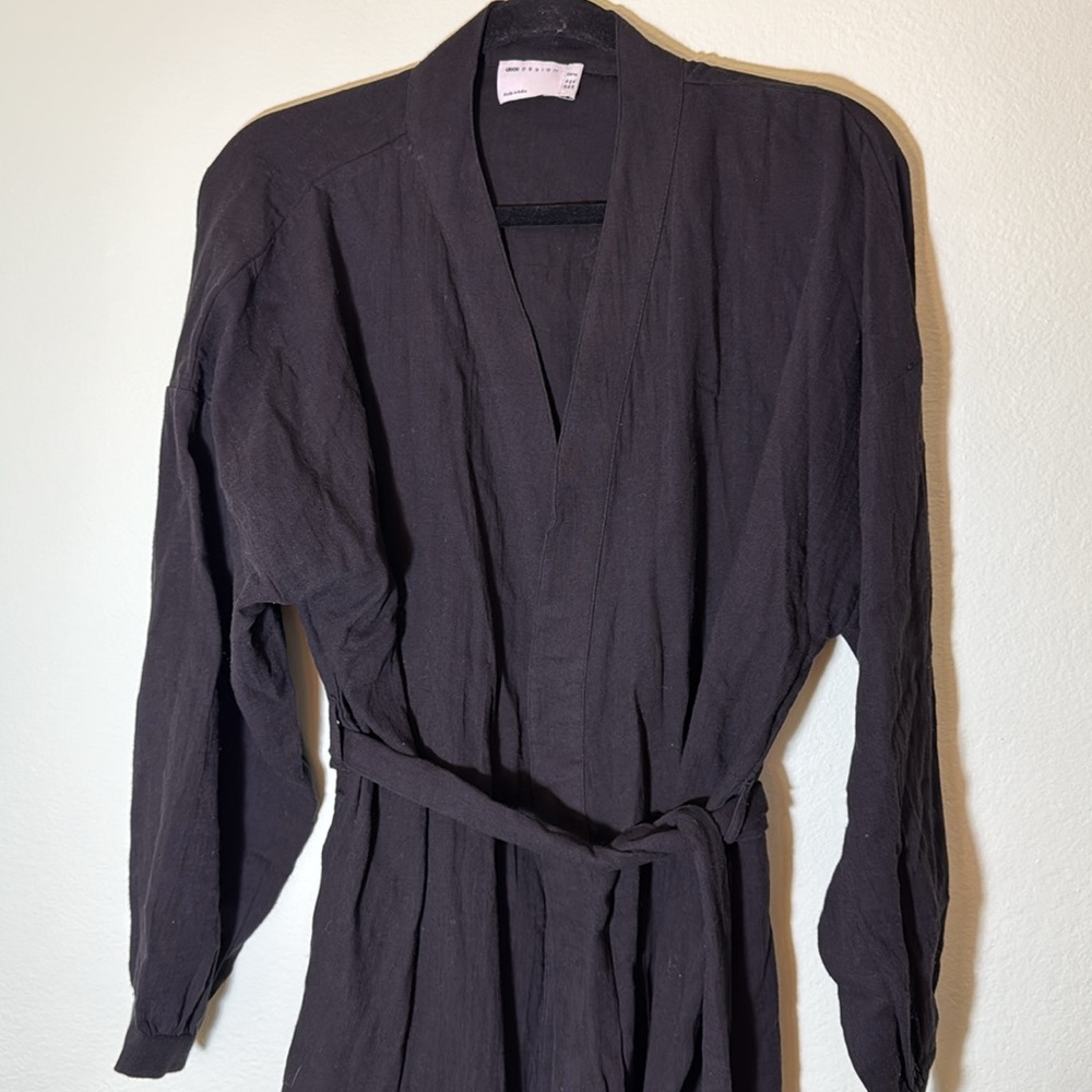ASOS DESIGN CURVE 12 bell sleeve beach kimono on black gauze - Picture 6 of 6
